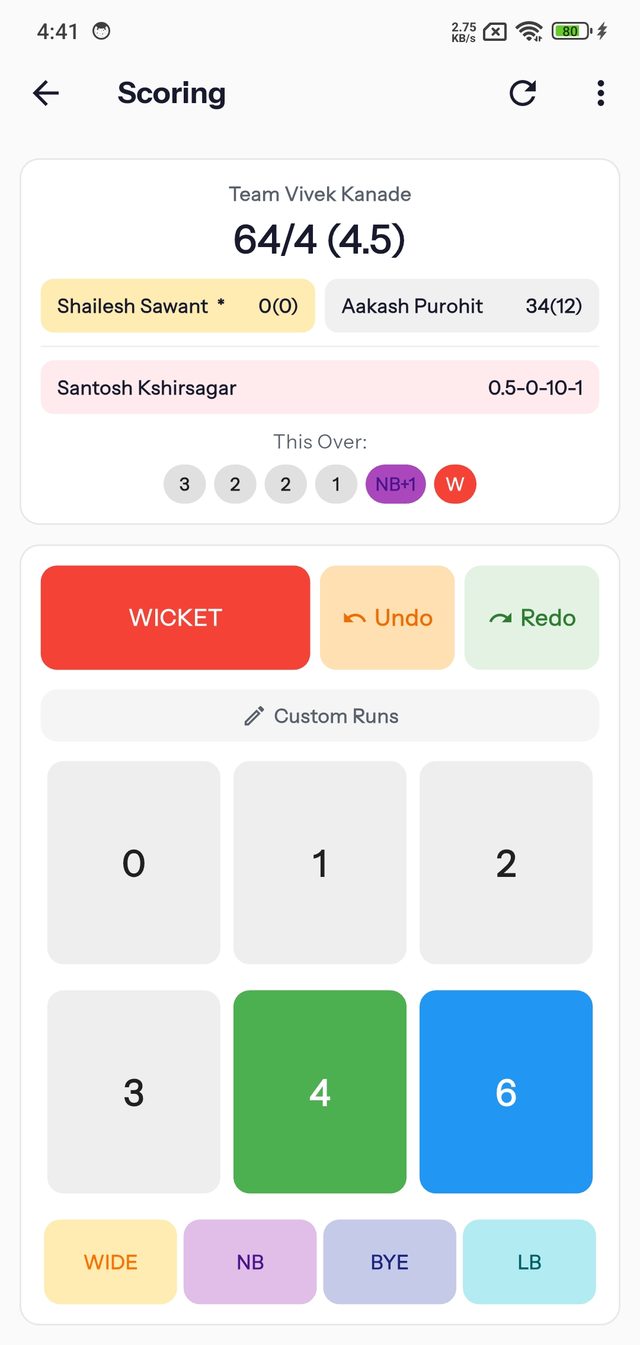 Live ball-by-ball scoring screen in the CricJoin app
